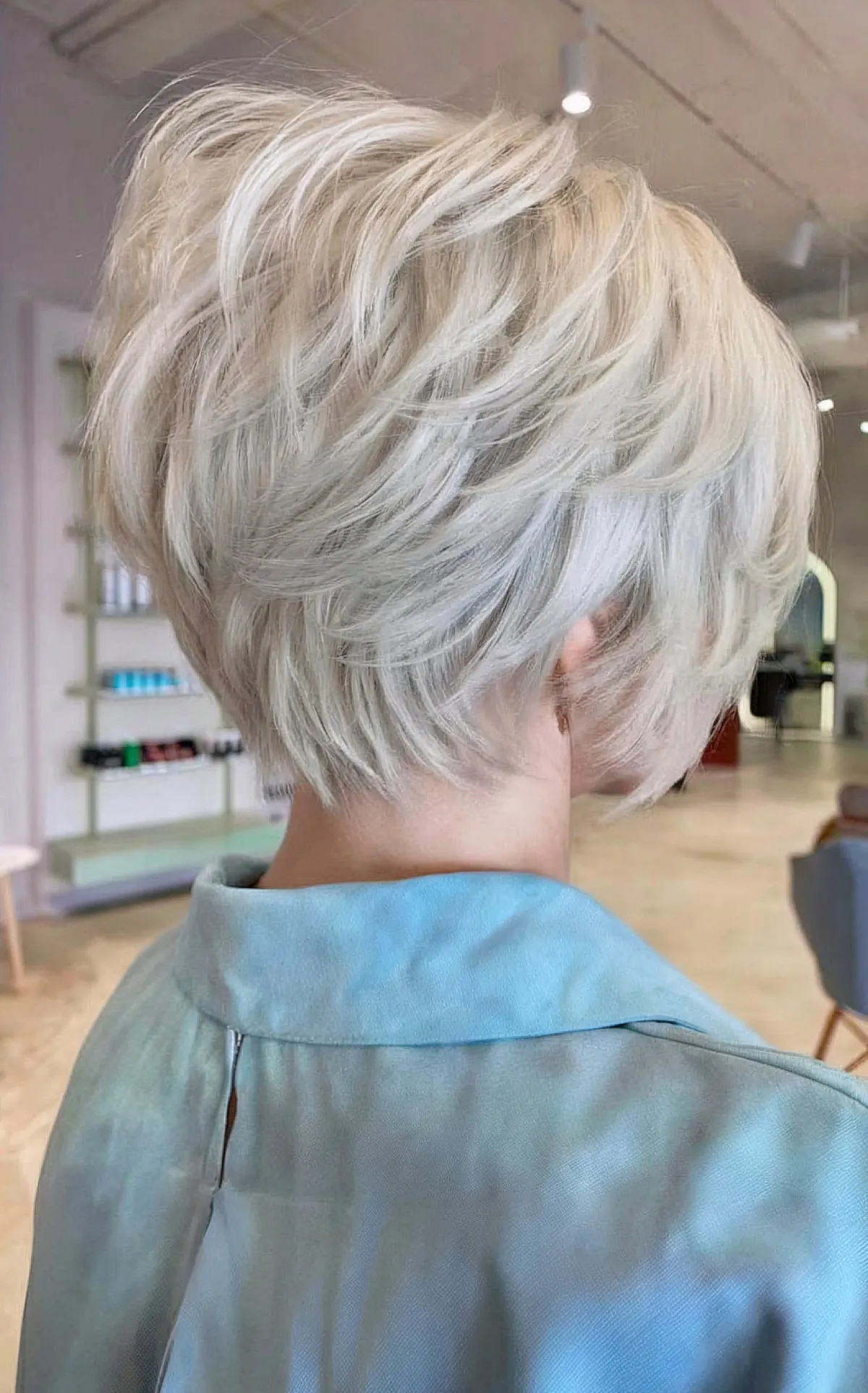 Layered Stacked Bob for Wavy Tresses