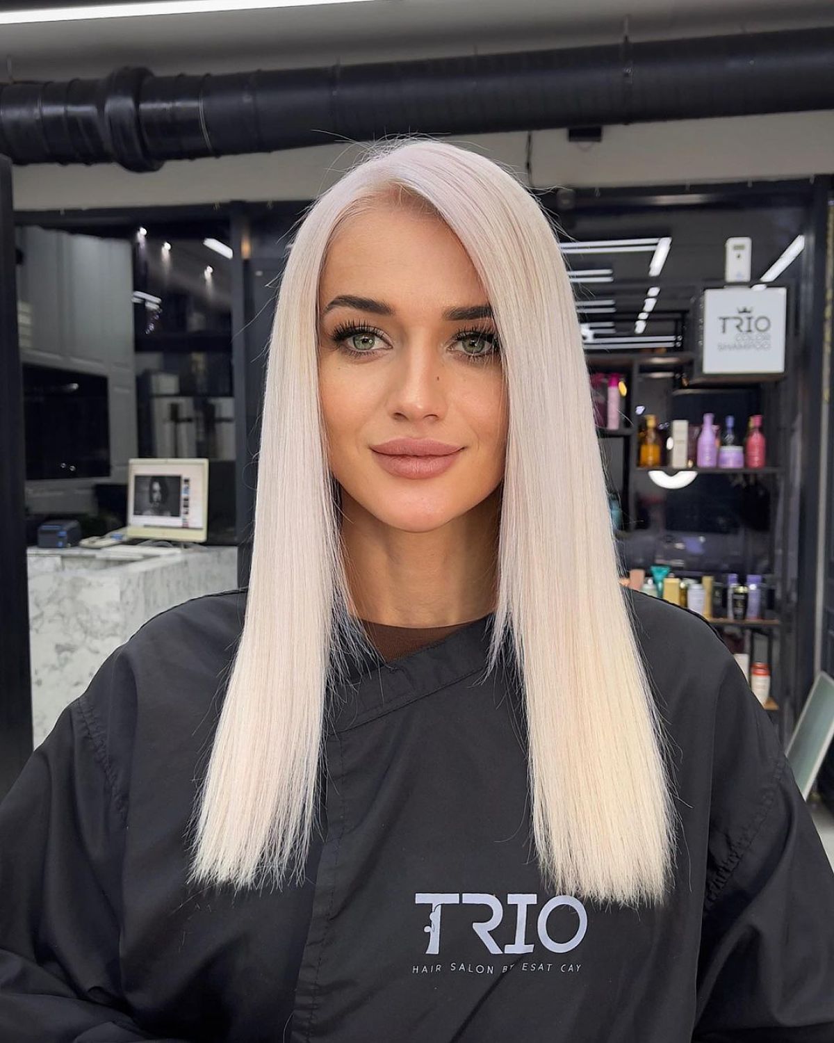 Light Blonde Straight Hair for Heart-Shaped Faces