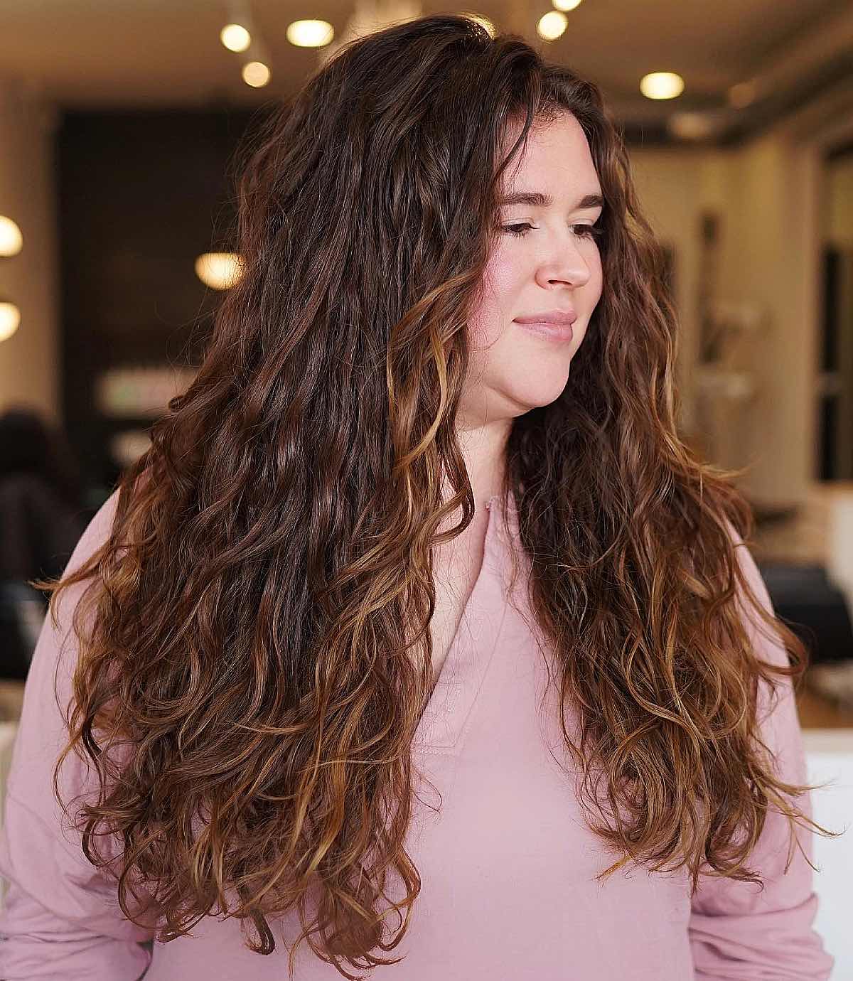 long curly hair for round faces