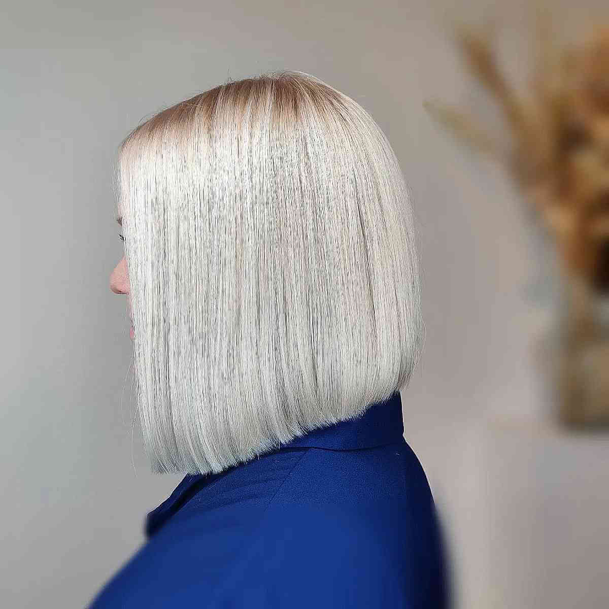 Luminous blonde for sleek hairstyle shoulder length
