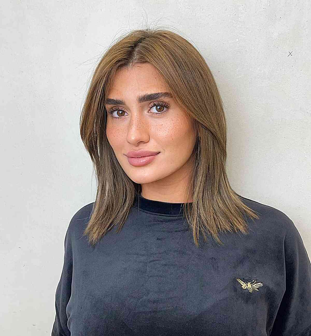 Medium Haircut with Caramel Highlights for Fine Hair