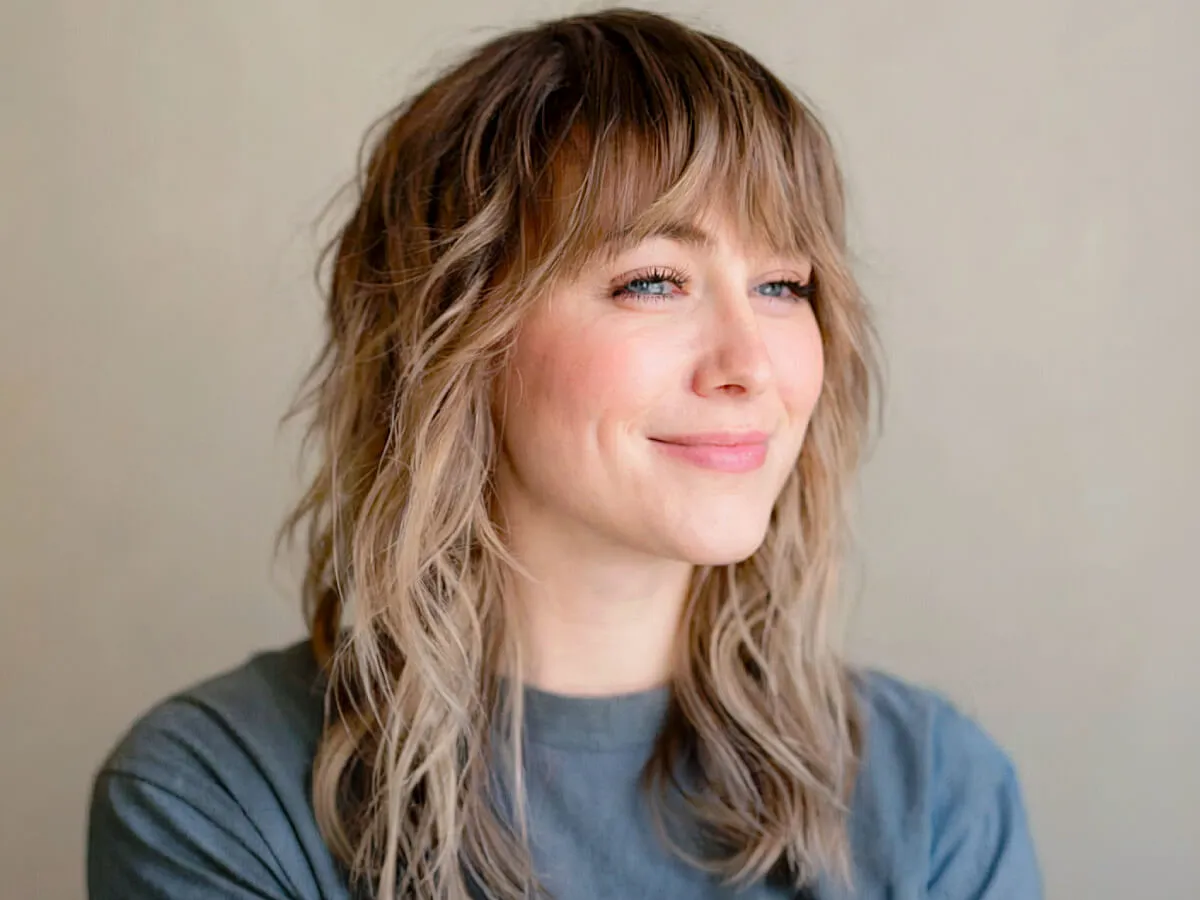 Medium haircuts for women with round faces