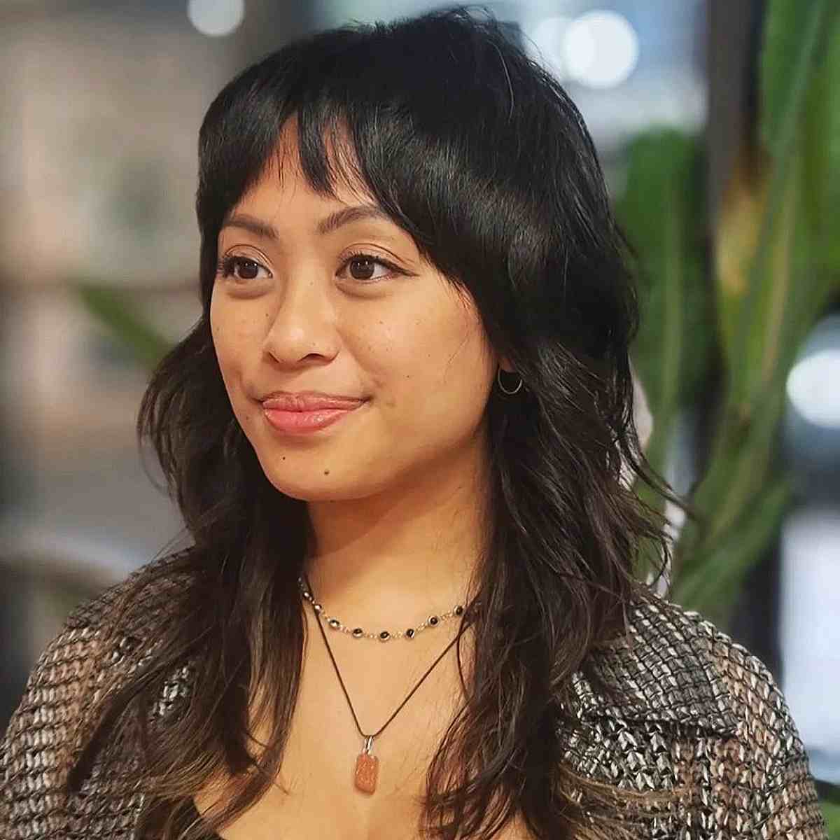 Medium-Length Shag with Fringe Highlights