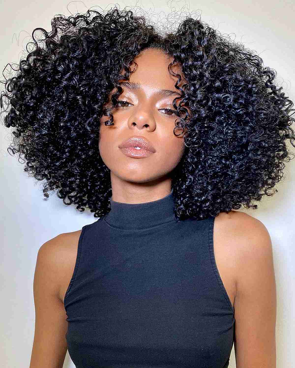 Beautiful Natural Face-Framing Middle Part Curls