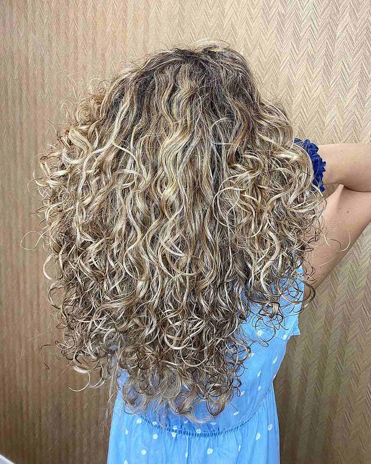 Radiant Balayage with Long Loose Curls