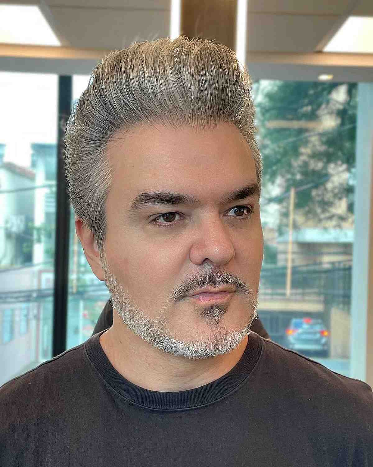 Refined Executive Contour Pomp