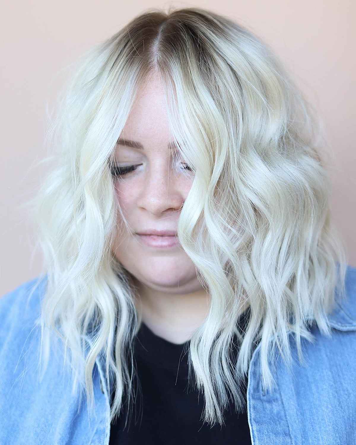Relaxed Middle-Parted Lob with Beachy Waves
