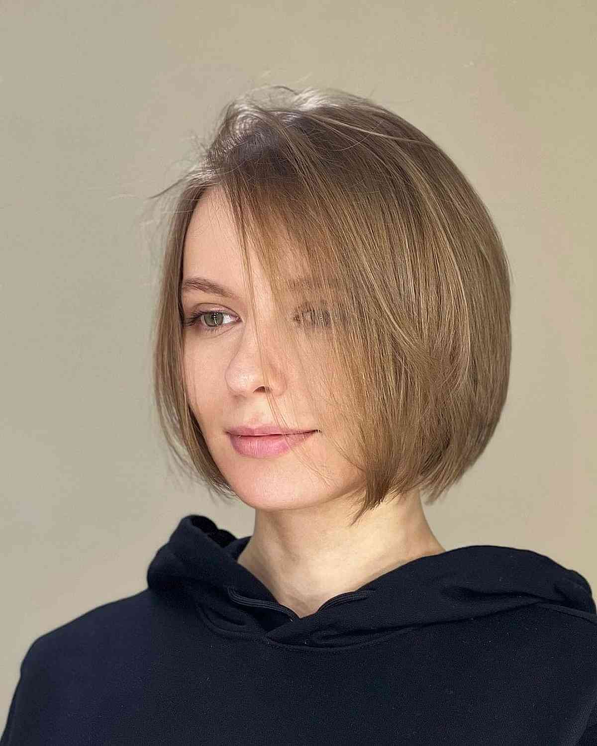 Shoulder-Length Light Bronde Hair