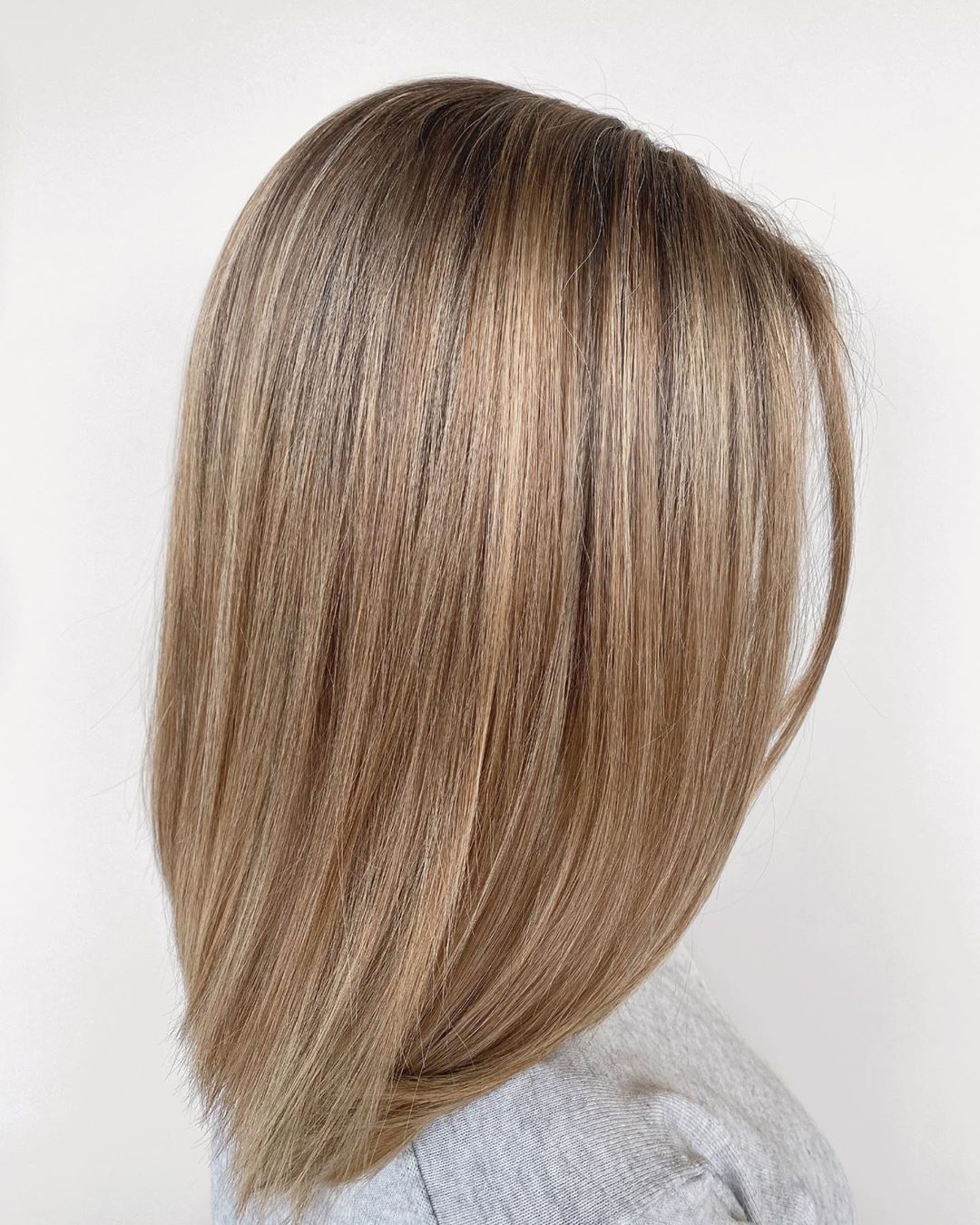 Shoulder-Length Hair in Honey Blonde