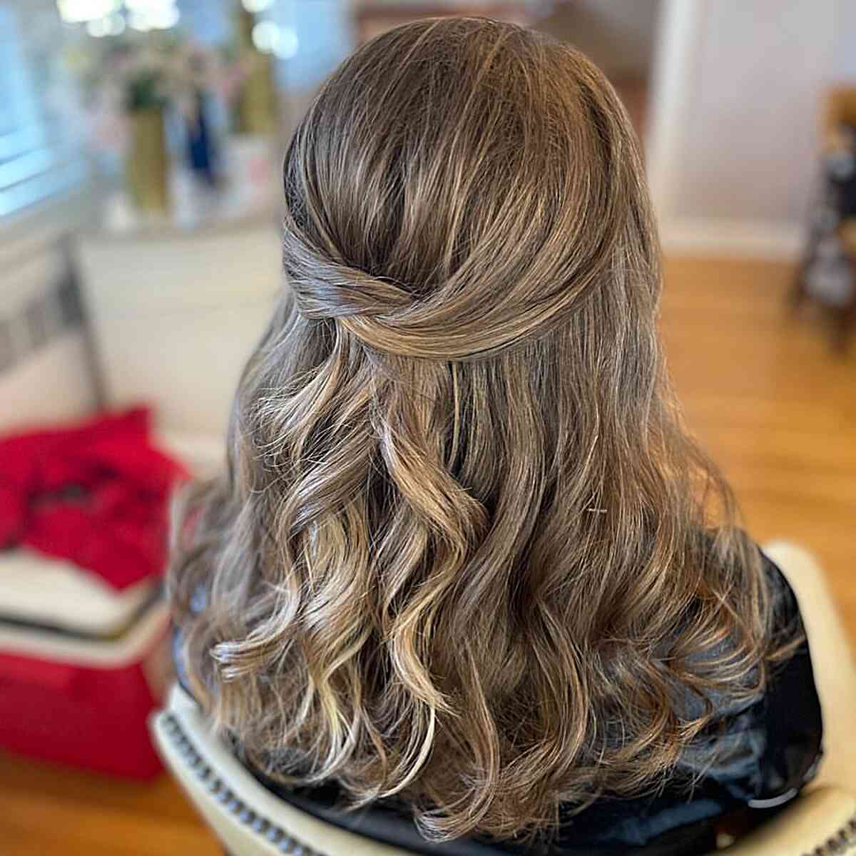 Simplified Half-Down Overlap Hairstyle for Prom