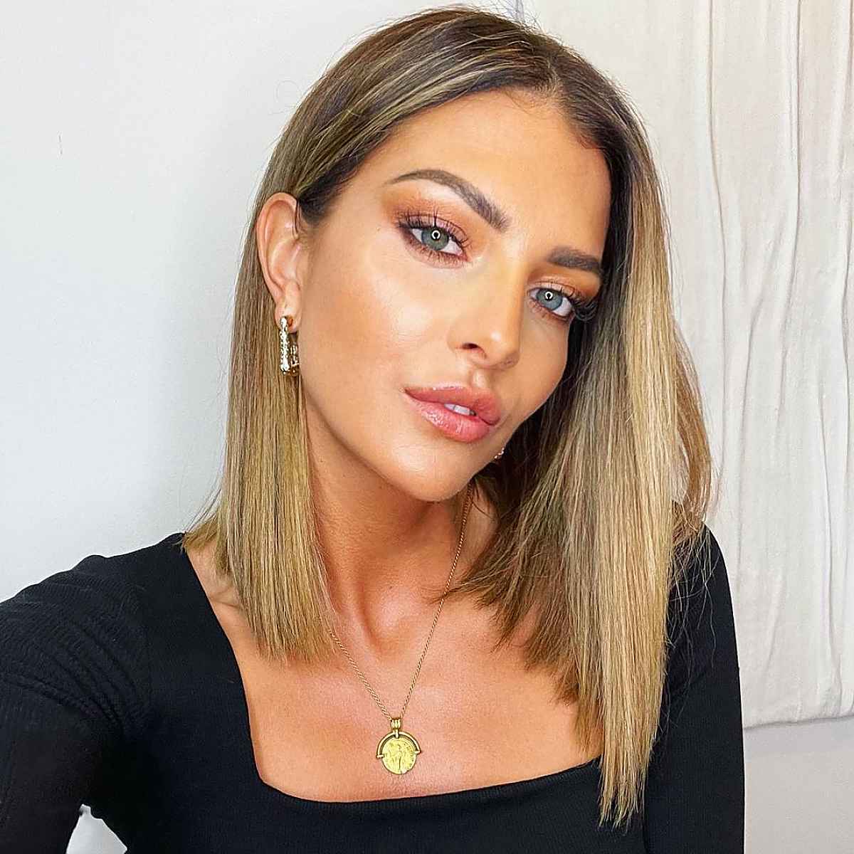 Sleek Blunt Lob