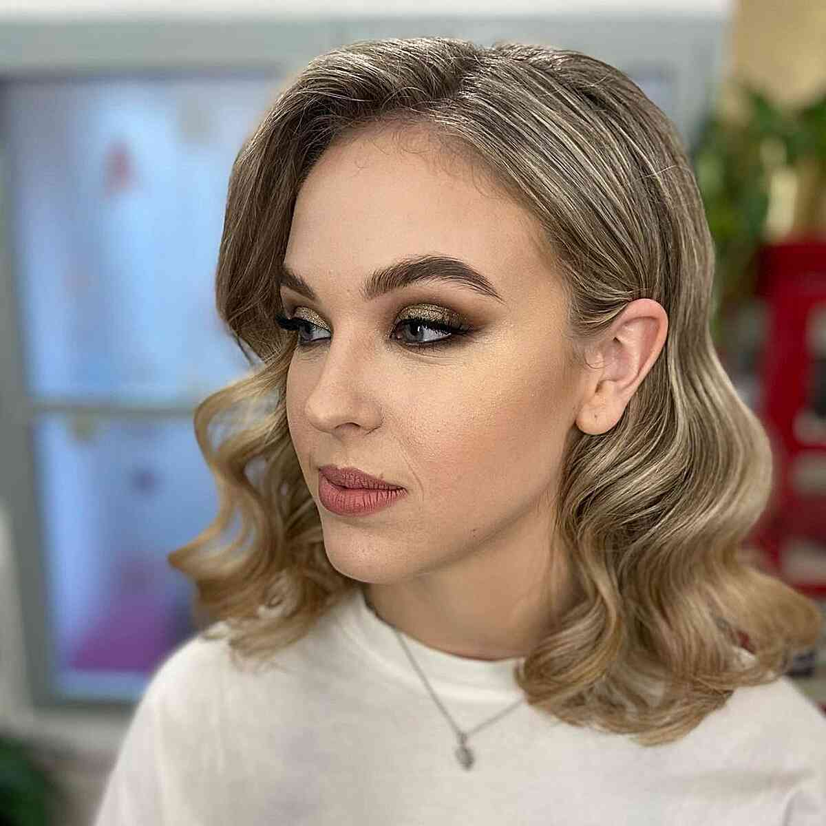 Elegant Side-Parted Sleek Hollywood Waves for Your Prom