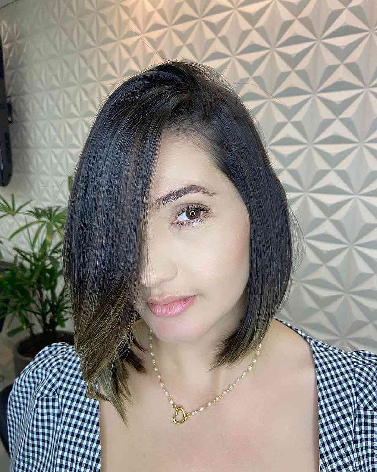 Stylish Side-Swept Bob for Thinning Hair