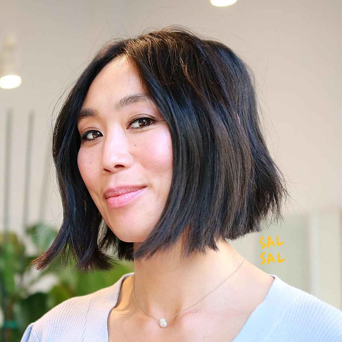 Soft Blunt Bob Hairstyles for Round Face Shapes