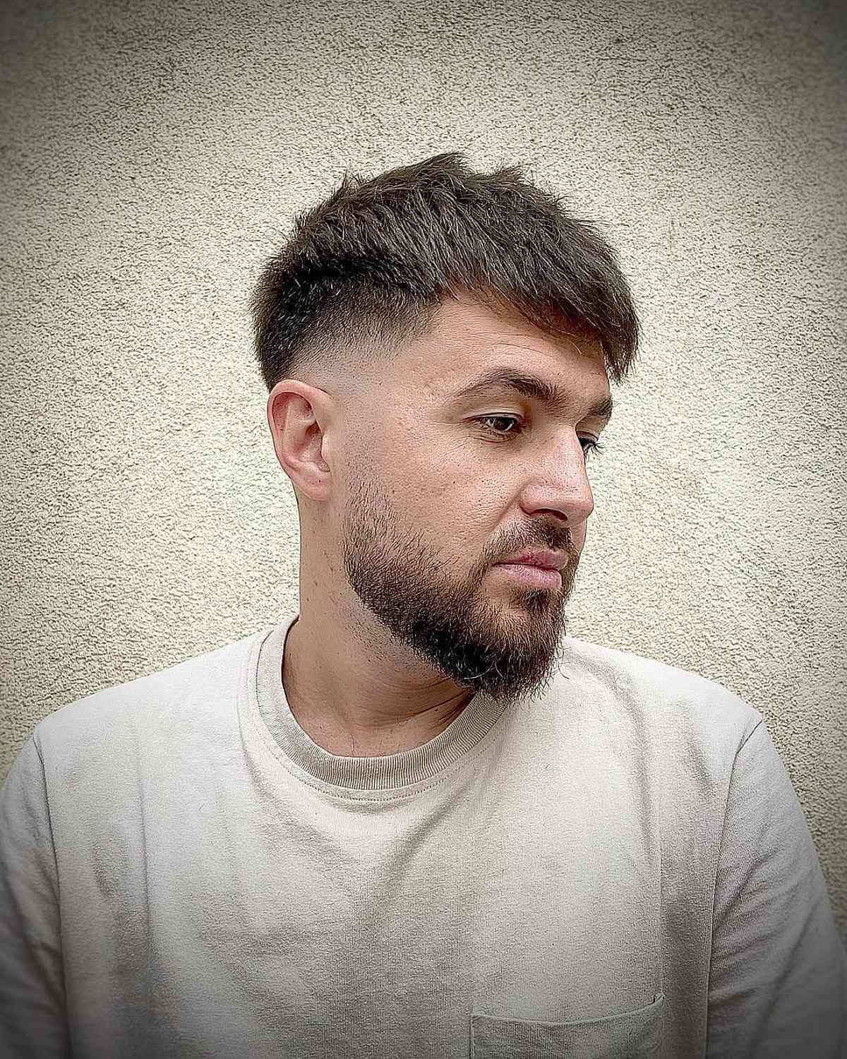 Stylish & Contemporary Mid Taper Haircut