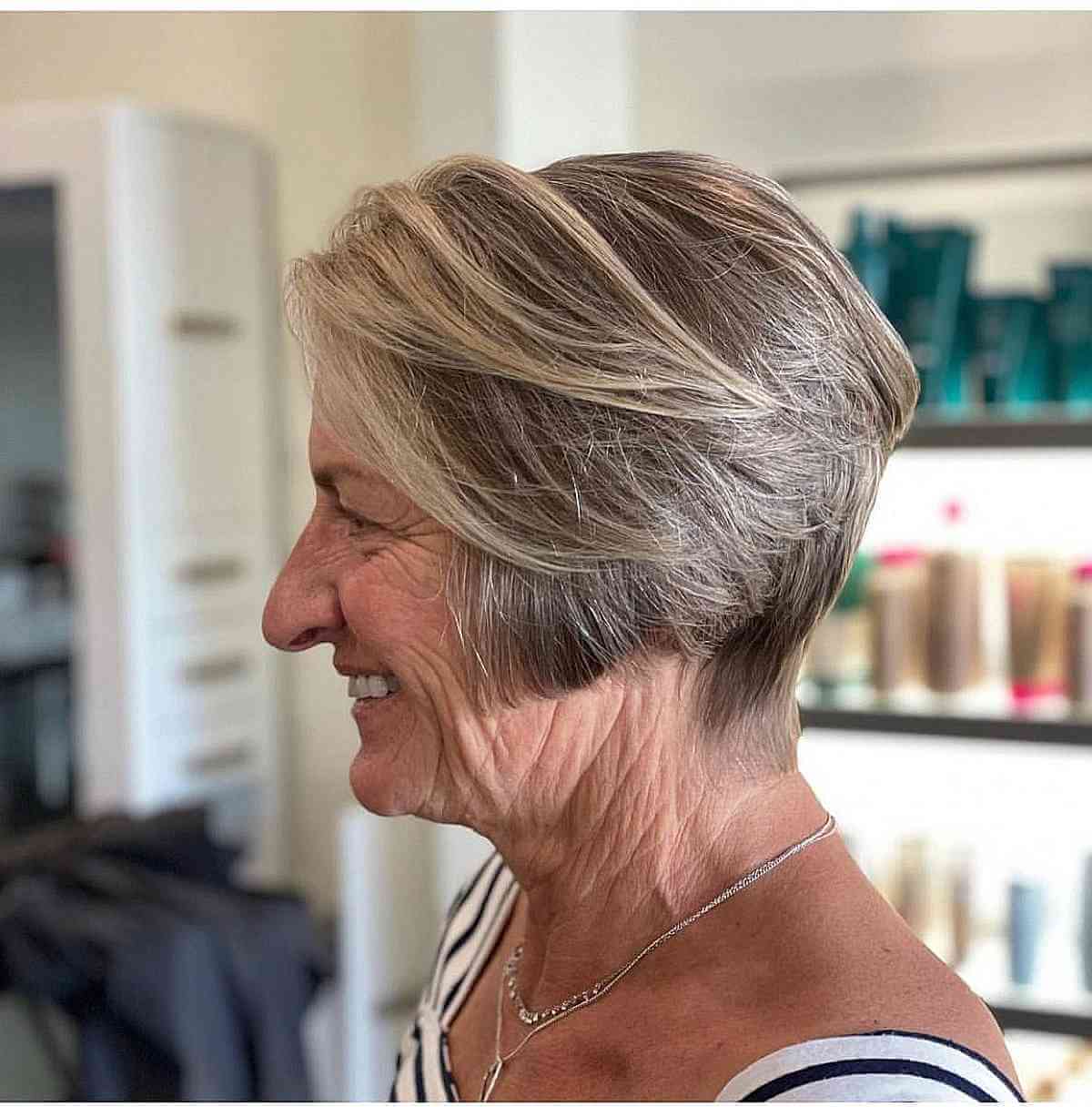 Stylish Ear-Length Stacked Haircut with Extended Bangs