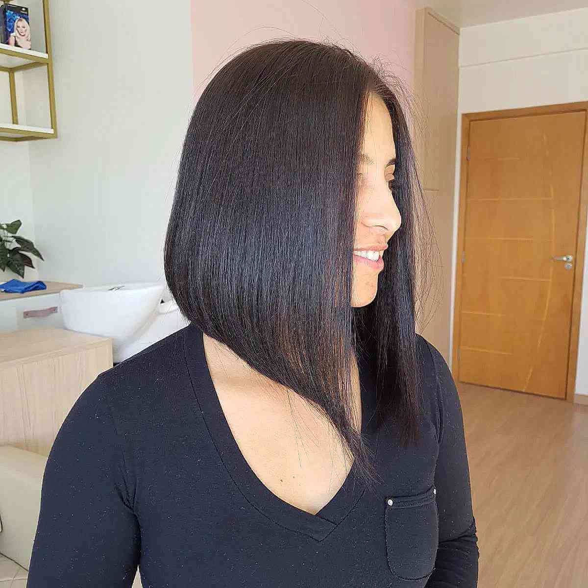 Chic Long A-Line Bob for Oval Face Shapes