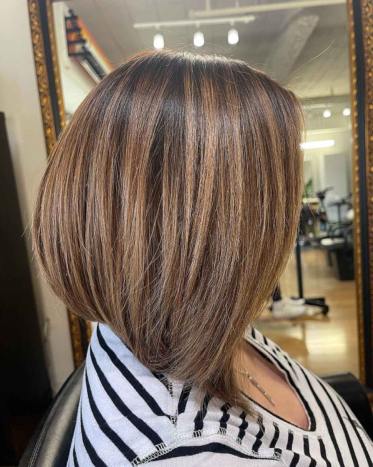 Stylish Mid-Length Graduated Lob