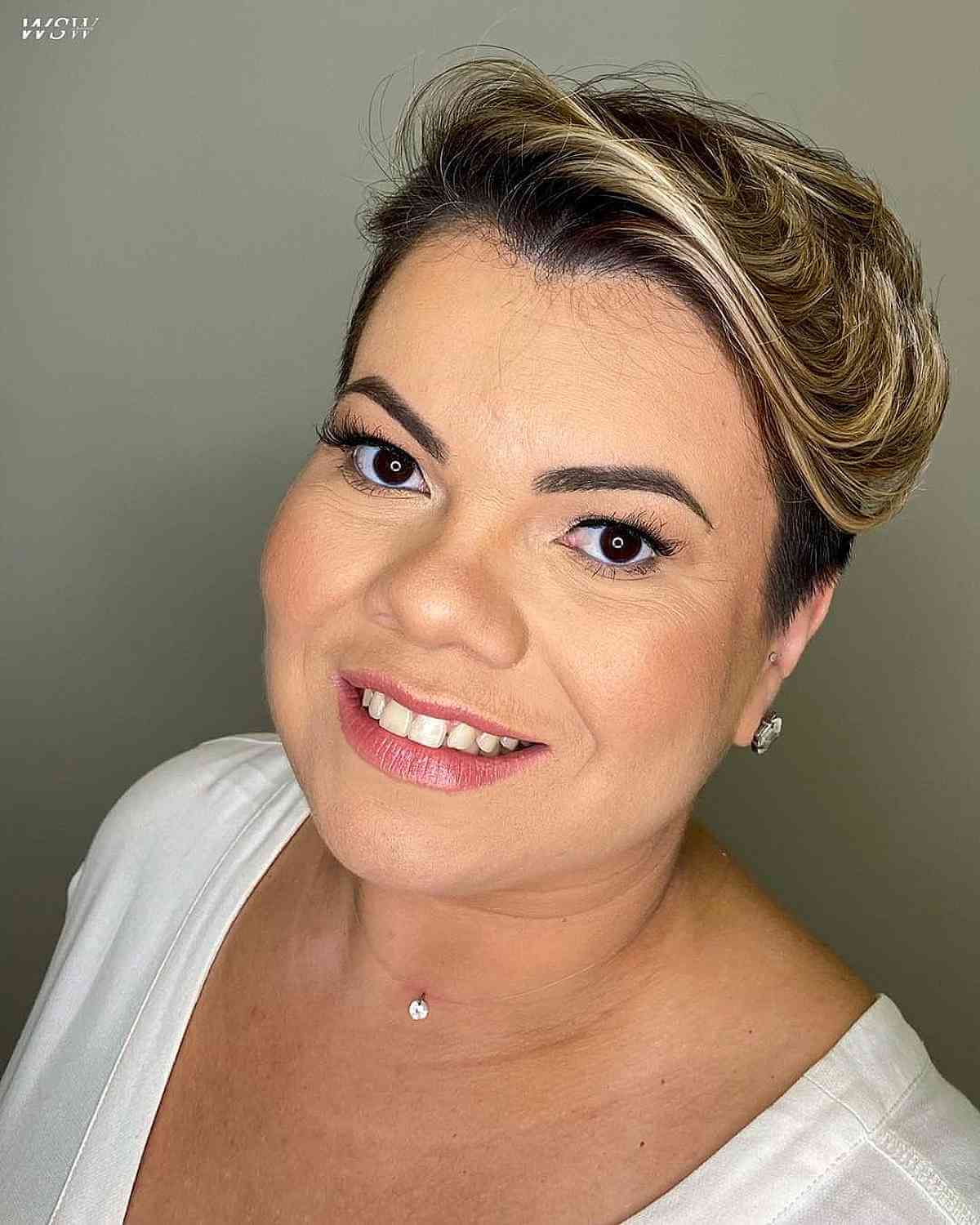 Stylish Two-Tone Pixie Undercut