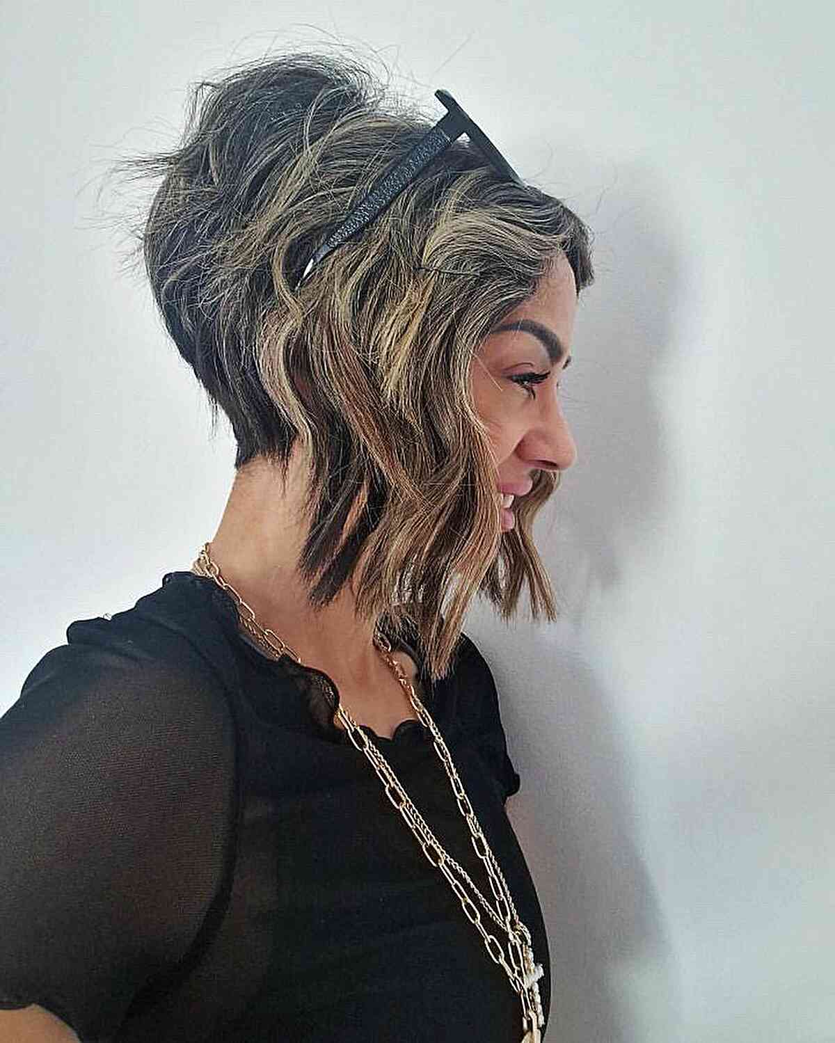 Stylishly Choppy and Incredibly Inverted Bob for girls with tousled hair