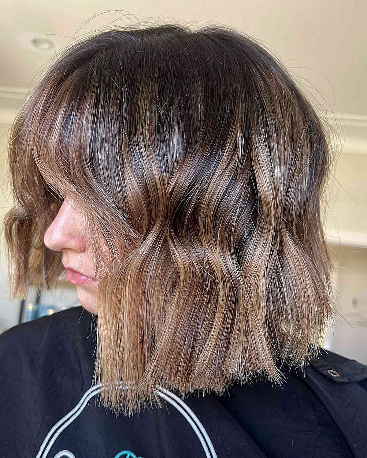 Subtle Brown-Blonde Ombre Highlights for Dark Short Hair with Balayage