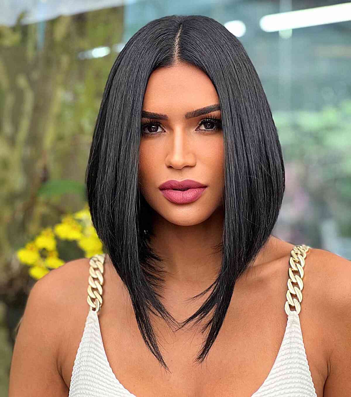 Symmetrically Charmed Graduated Lob Cut