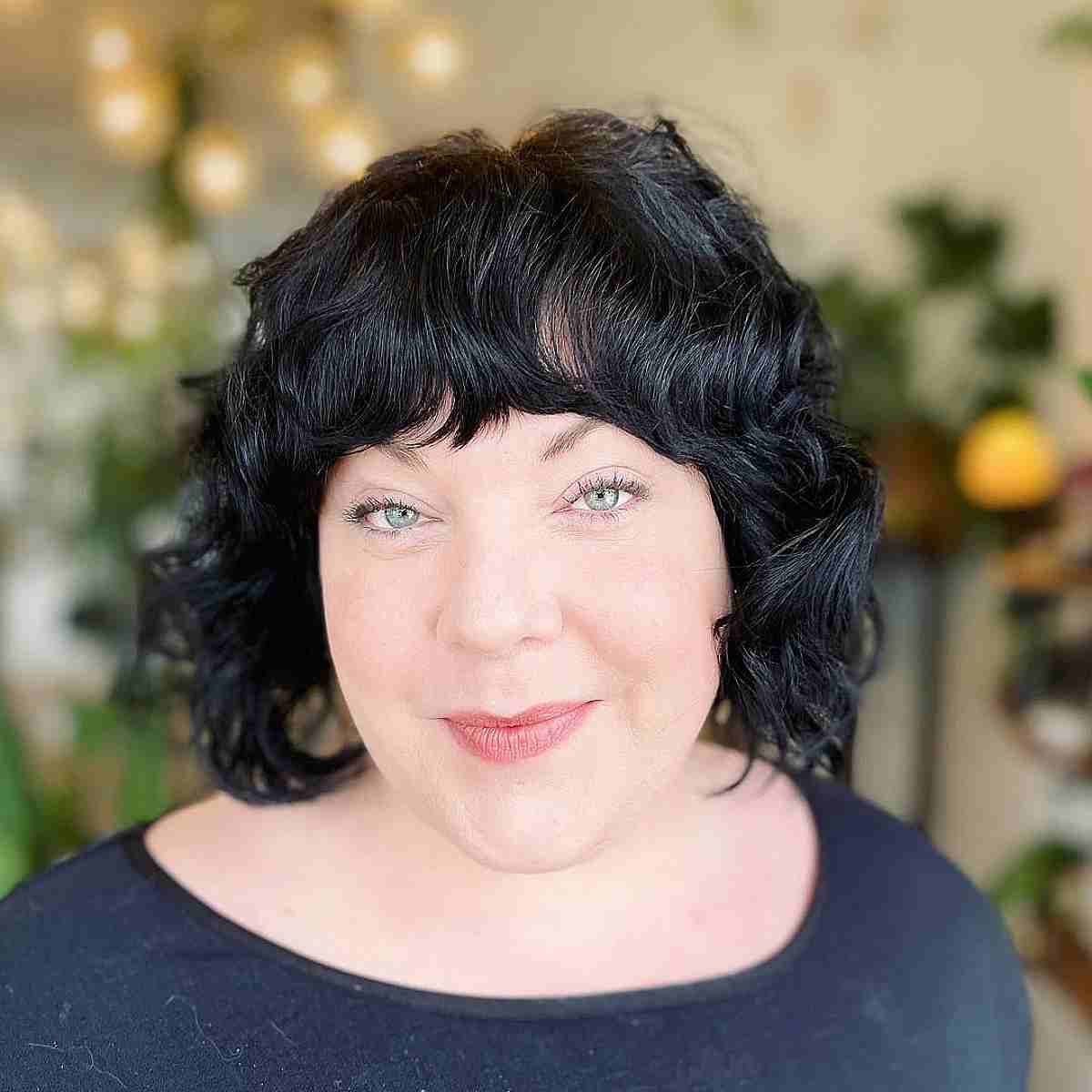 Textured Wavy Bob with Fringe for Rounded Faces