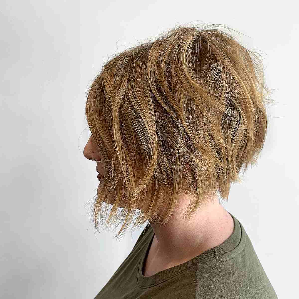 Chin-Length Textured Graduated Bob with Playful Layers