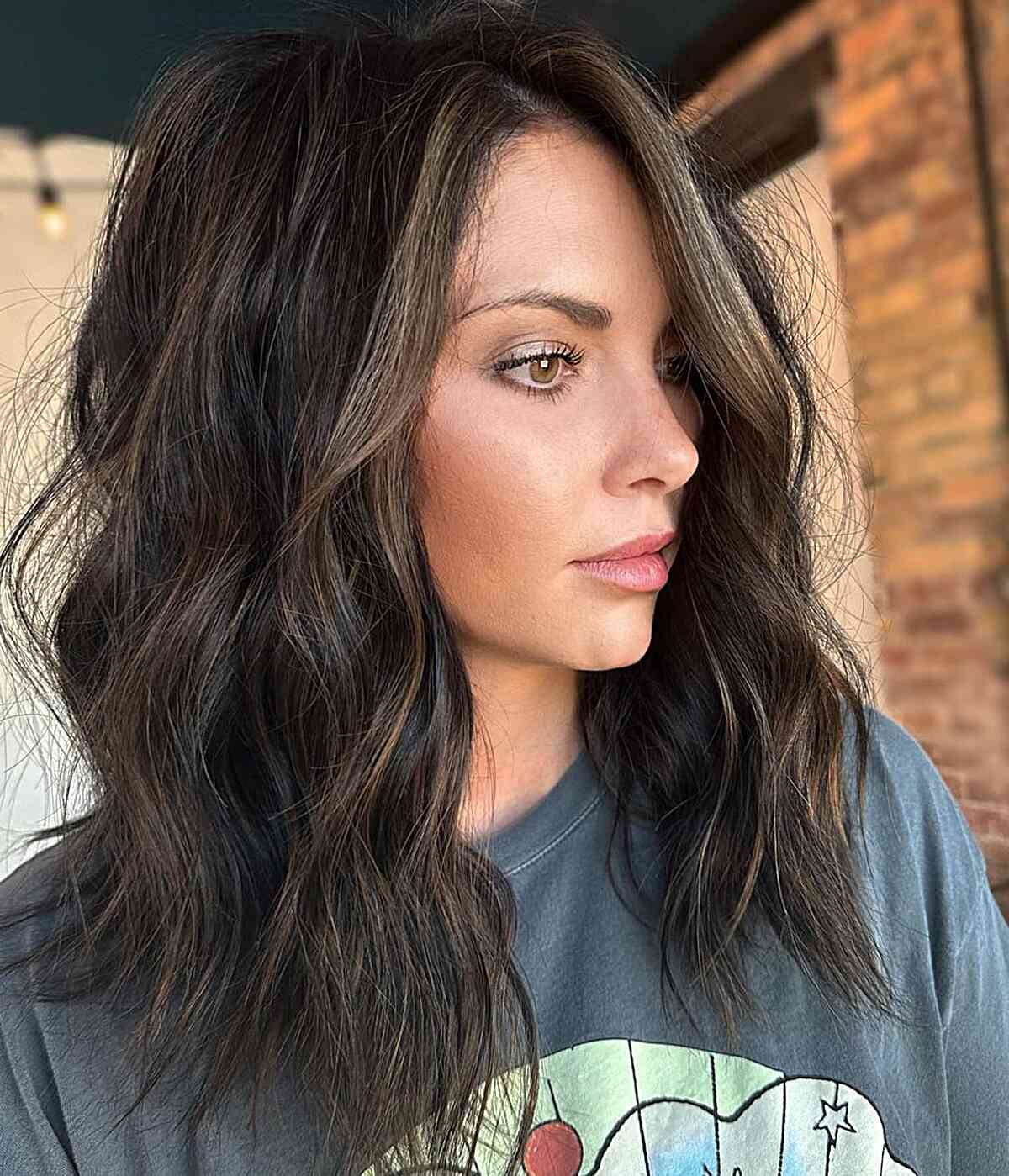 Textured Lob Hairstyle with Collarbone-Length Blunt Ends