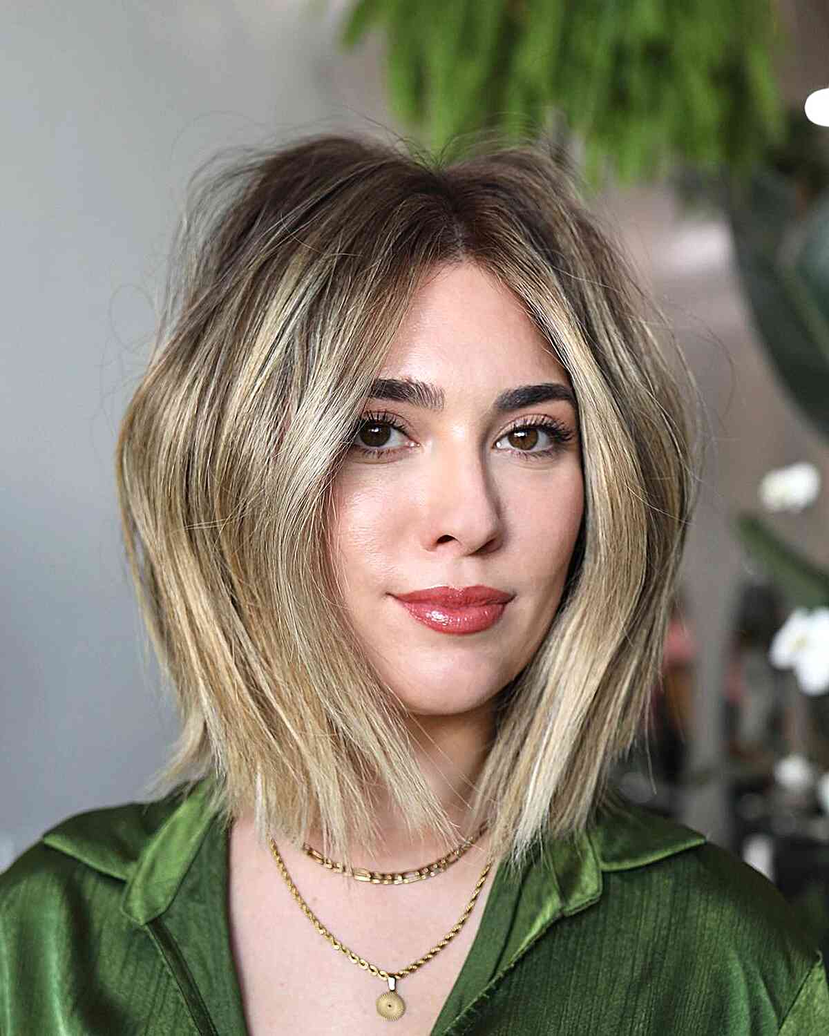 Textured Soft Blunt Lob with a Center Part