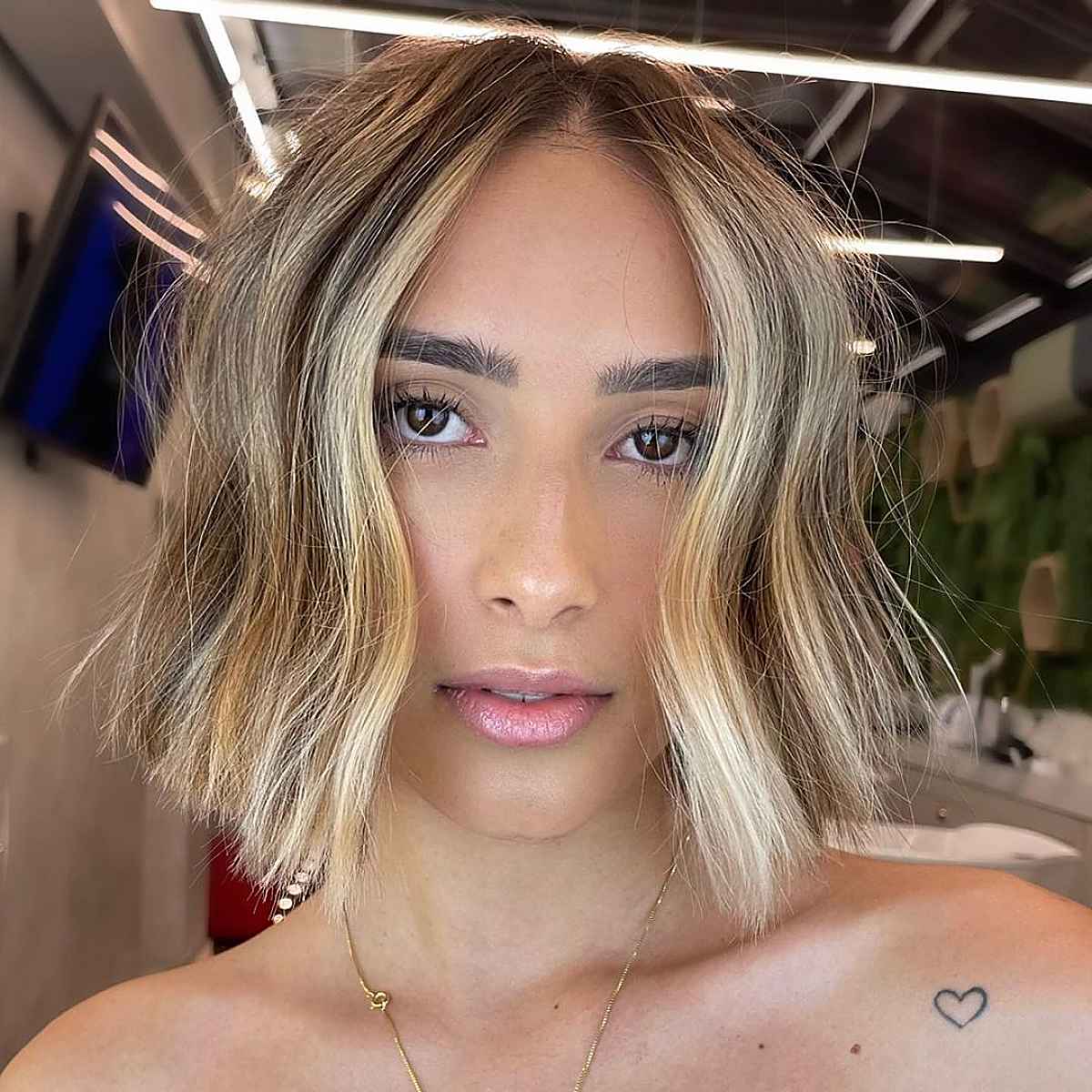 Textured Waves with a Middle-Parted Bob