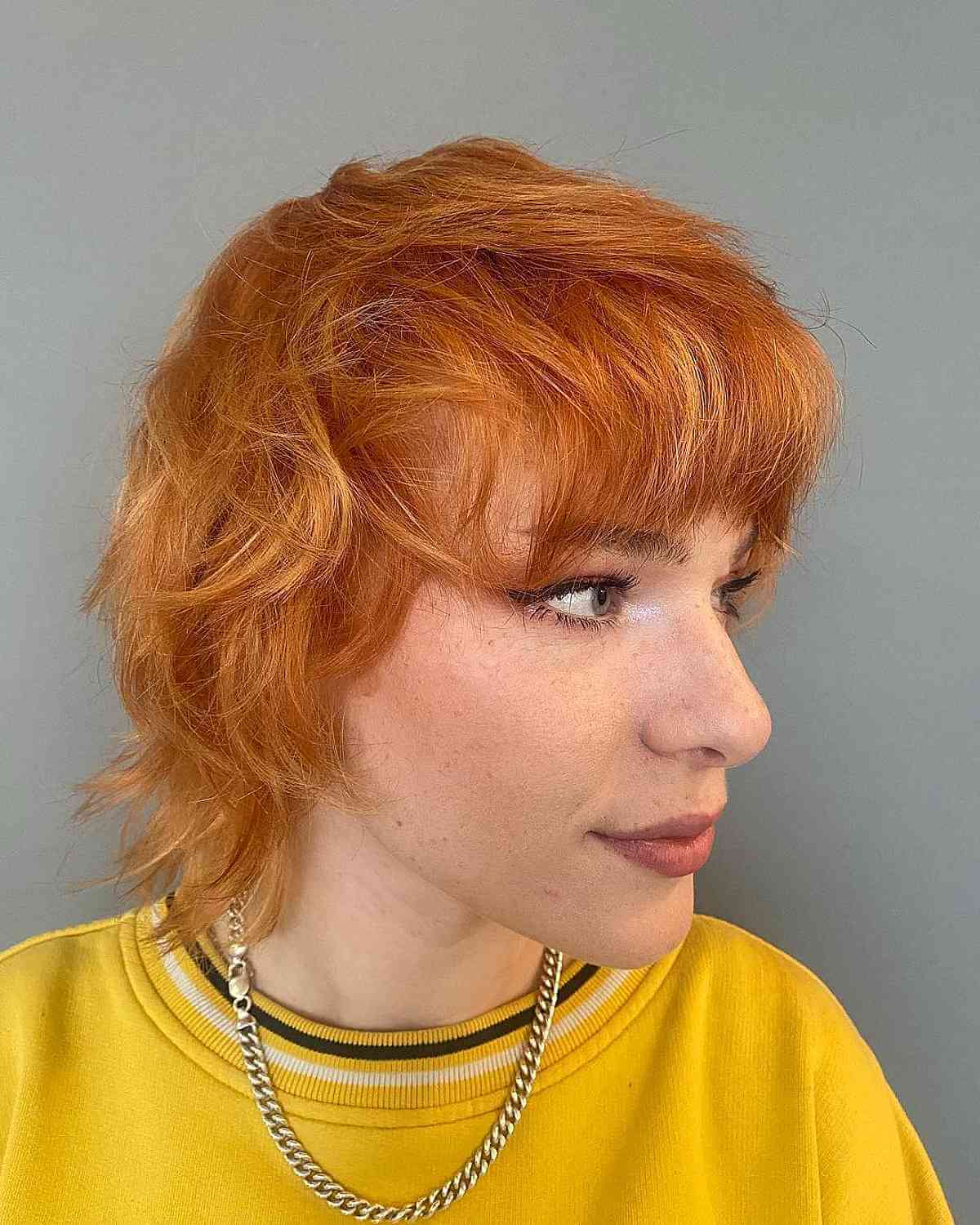 Jaw-Length Textured Wolf Cut Featuring Bangs