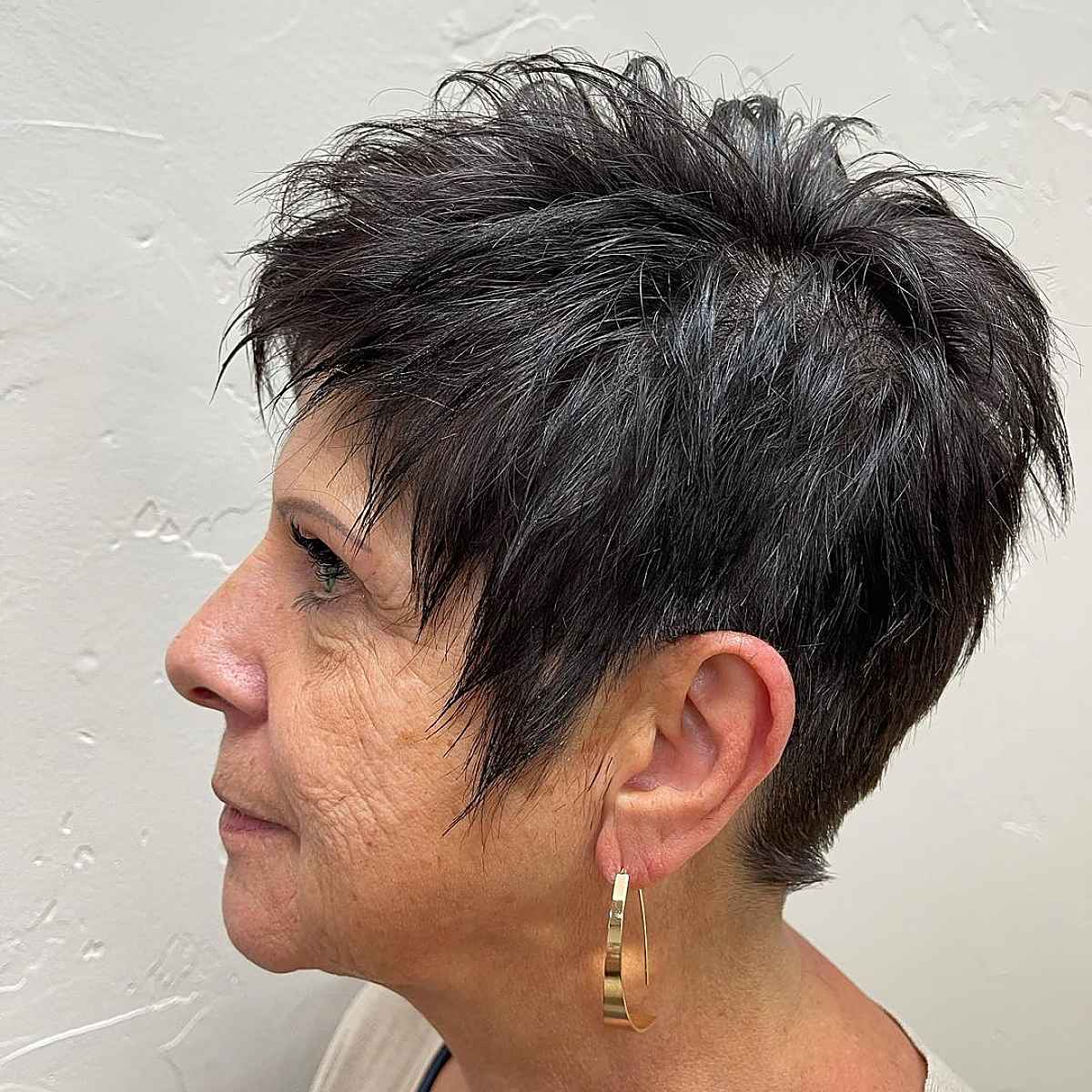 the ideal chic pixie haircut