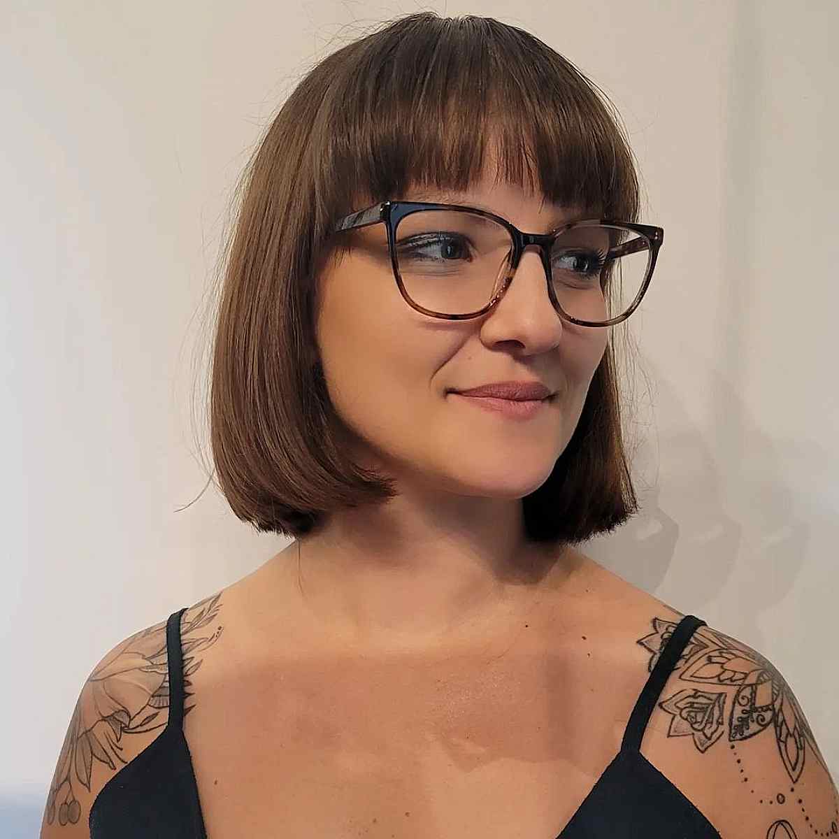 Timeless Neck-Length Cut with Full Fringe