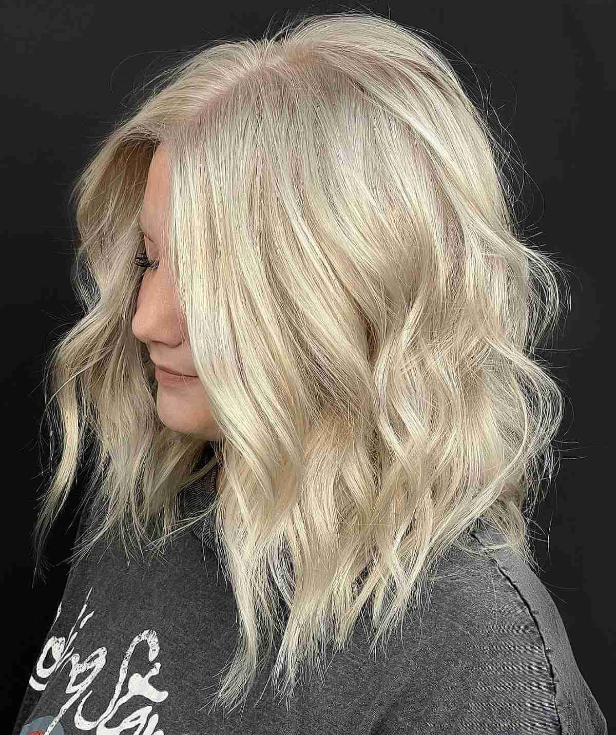 Natural Blonde Waves on a Lob Cut