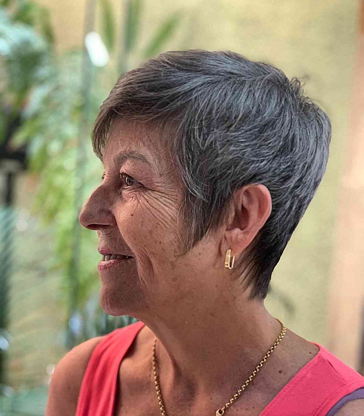 Short-Length Natural Gray Pixie Hairstyle for Edgy 70-Year-Old Women