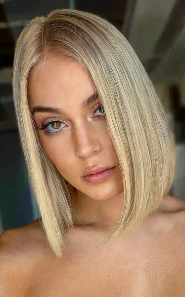 A Neck-Length Blunt Cut Bob with Vanilla Babylights