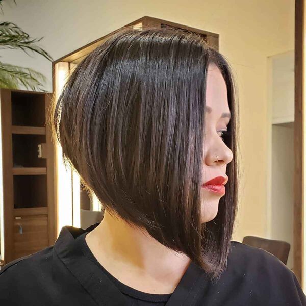 27 Short, Stacked Inverted Bob Haircut Ideas to Spice Up Your Style