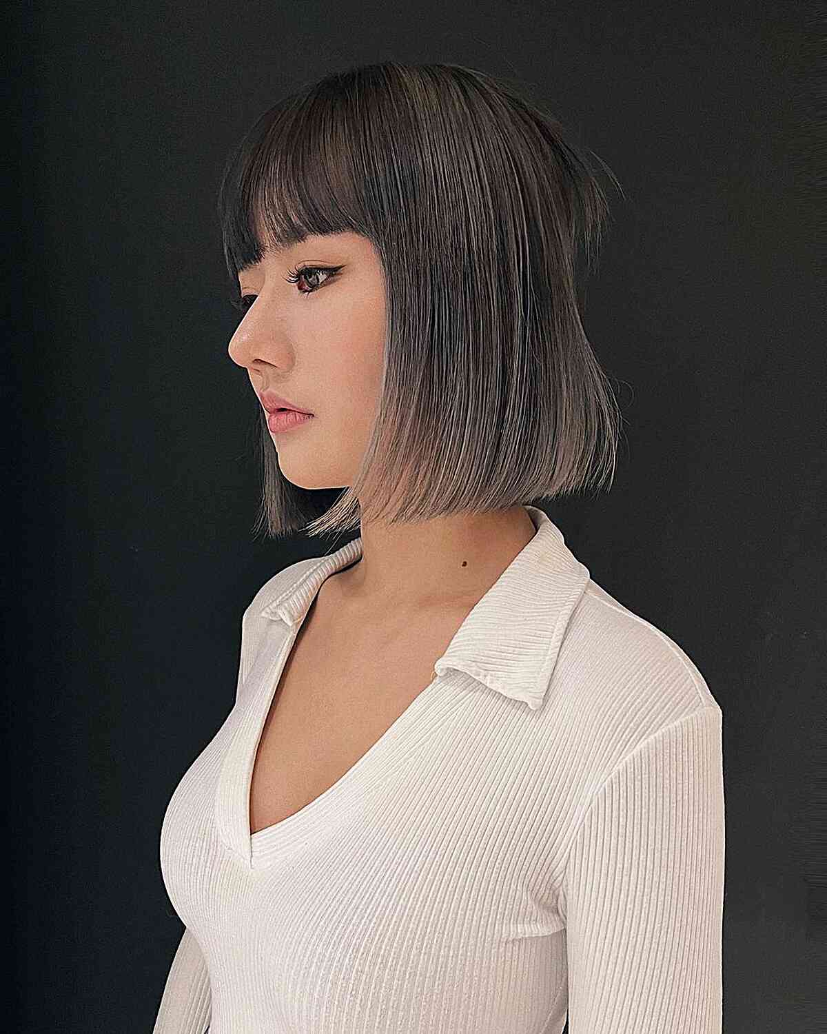 Neck-length Sleek Lob with See-Through Bangs for Oval-Shaped Faces and Dark Hair