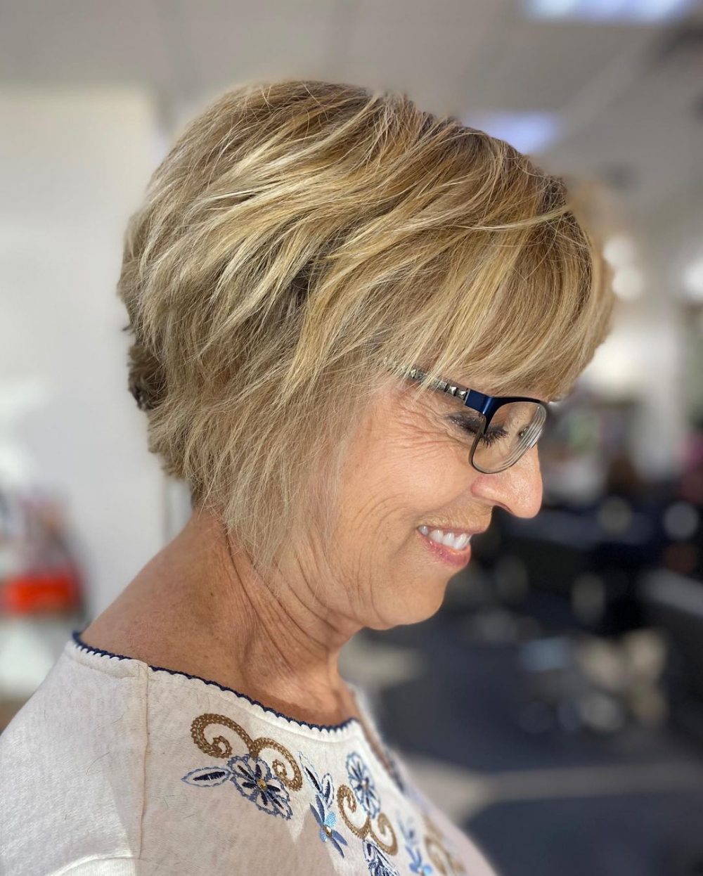 28 Flattering Haircuts for Women Over 70 to Look a Few Years Younger