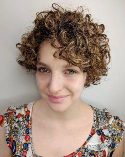 35+ Cutest Curly Pixie Cut Ideas & How to Choose A Flattering One