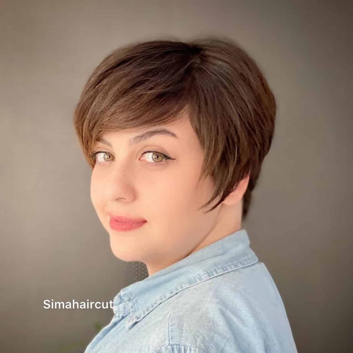 Pixie bob cut for round-faced women