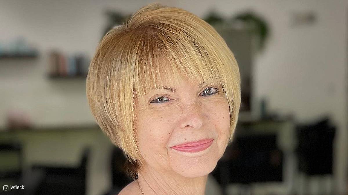 48 Face-Slimming Hairstyles for Women Over 50 and Overweight