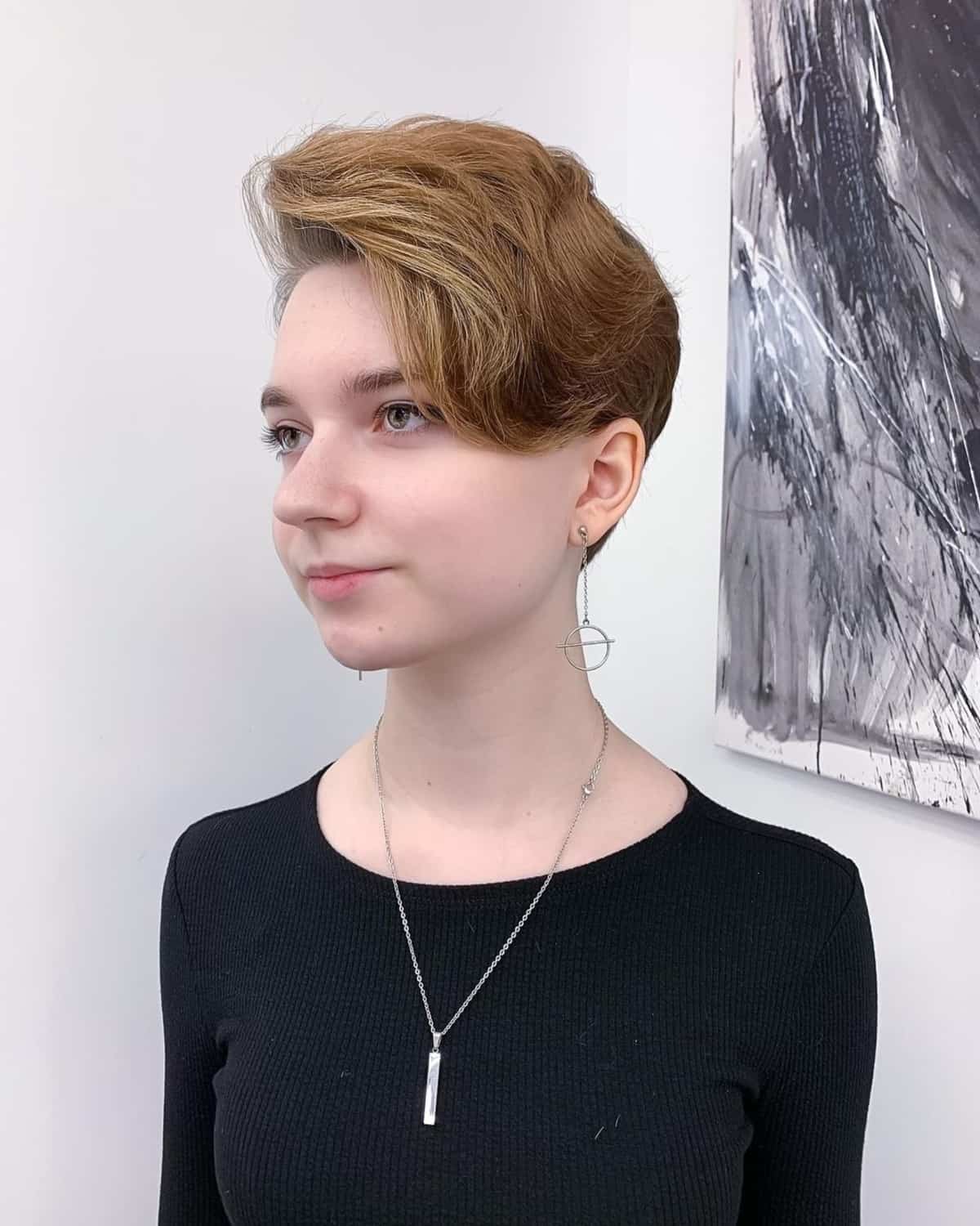 Pixie Cut for Wavy Hair and a Round Face