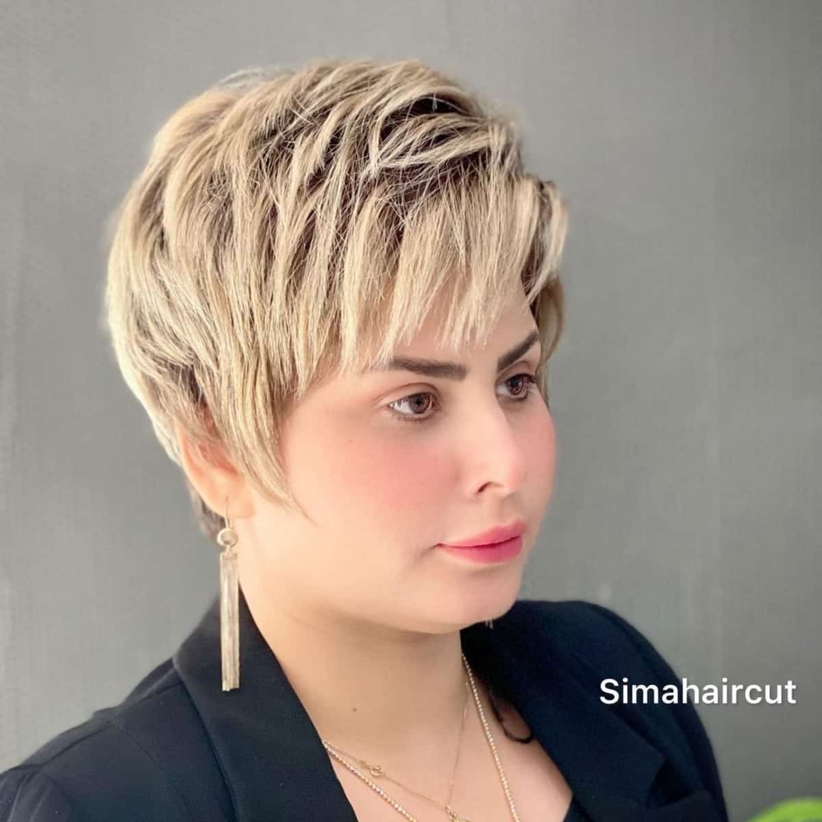 Pixie haircut for women over 30 with round faces