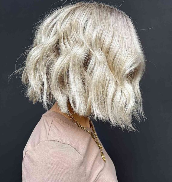 44 Most Popular Short Wavy Hair Styles & Haircuts Right Now