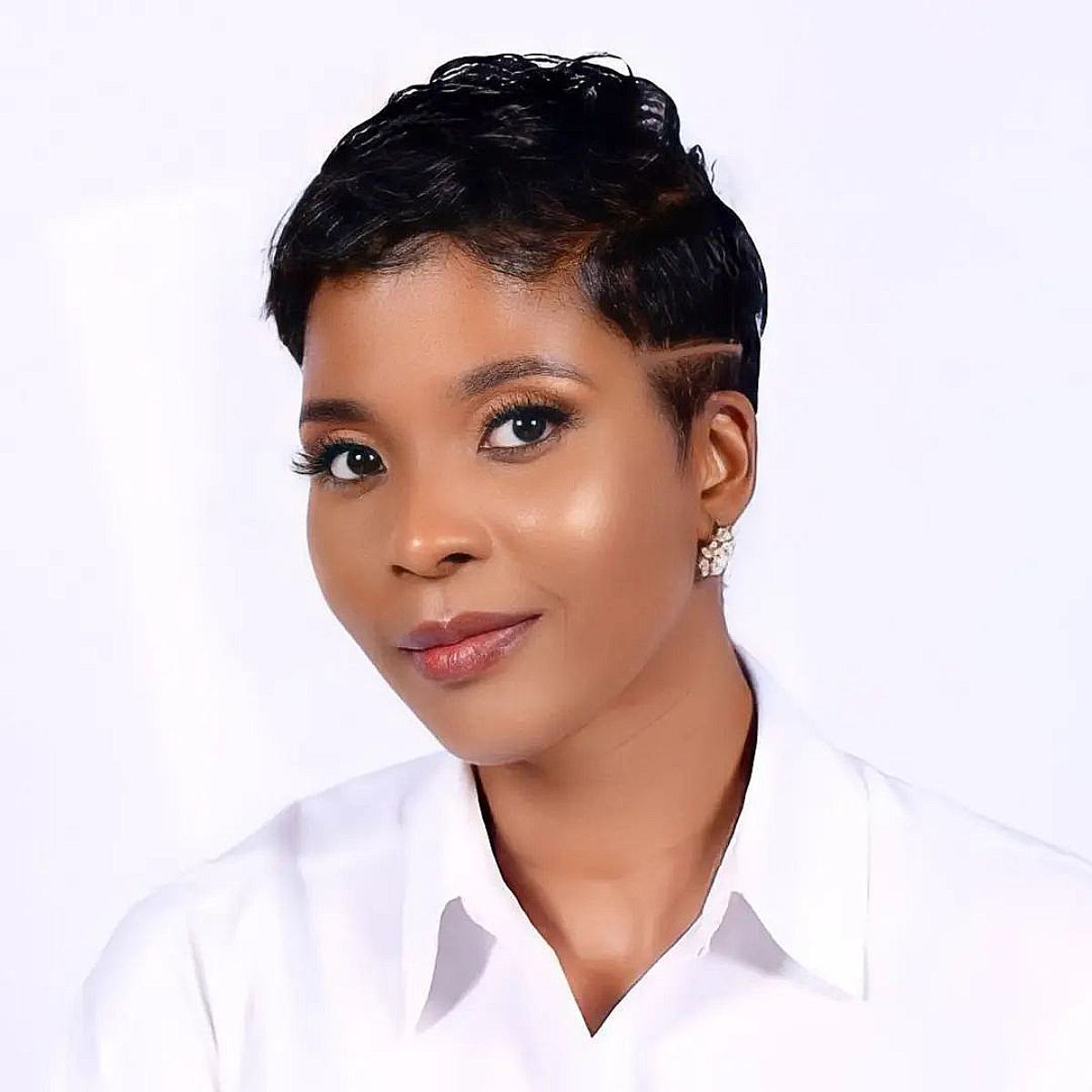 Professional Pixie with Soft Waves for Black Ladies