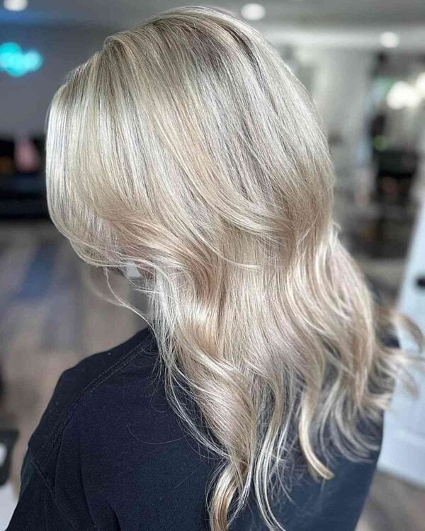 31 Best Champagne Blonde Hair Color Ideas for Every Skin Tone