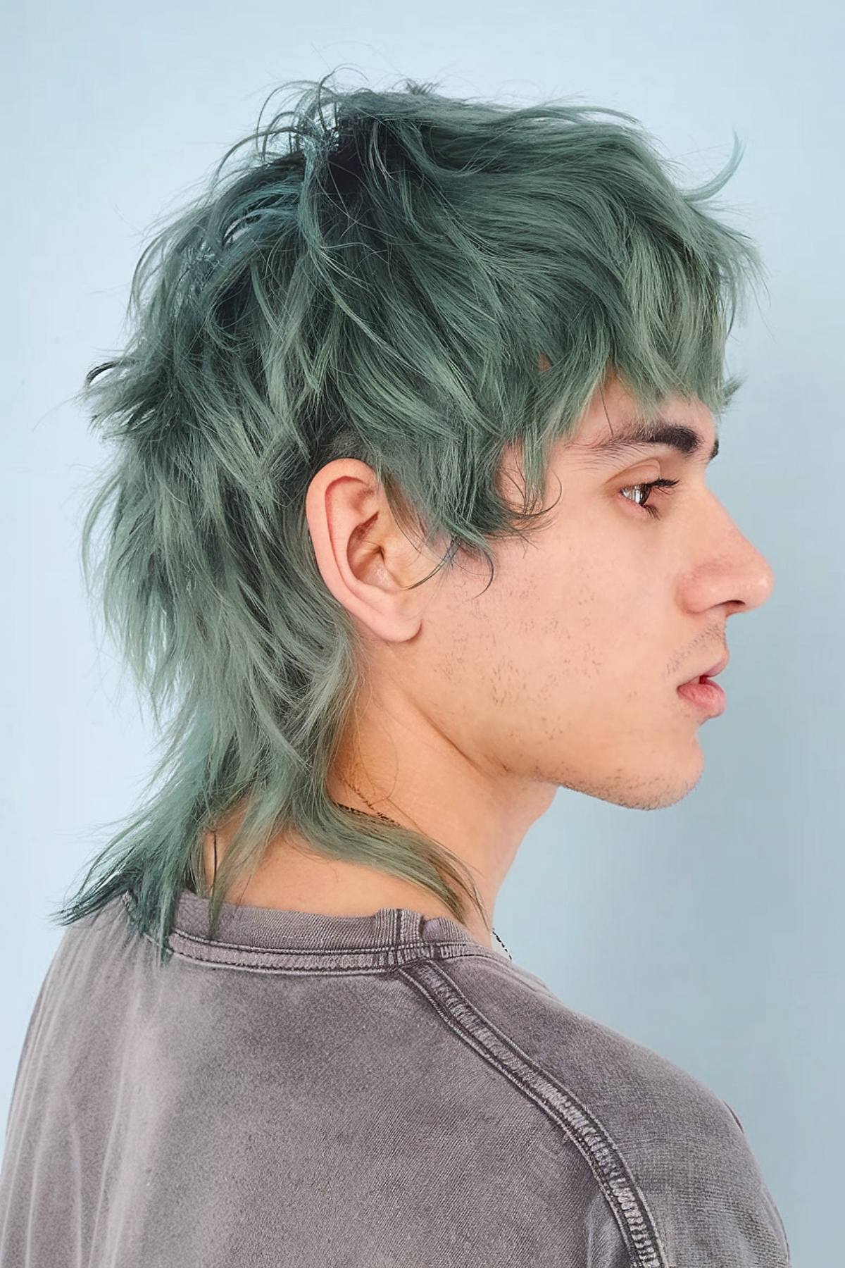 Dyed shaggy mullet hairstyle for men