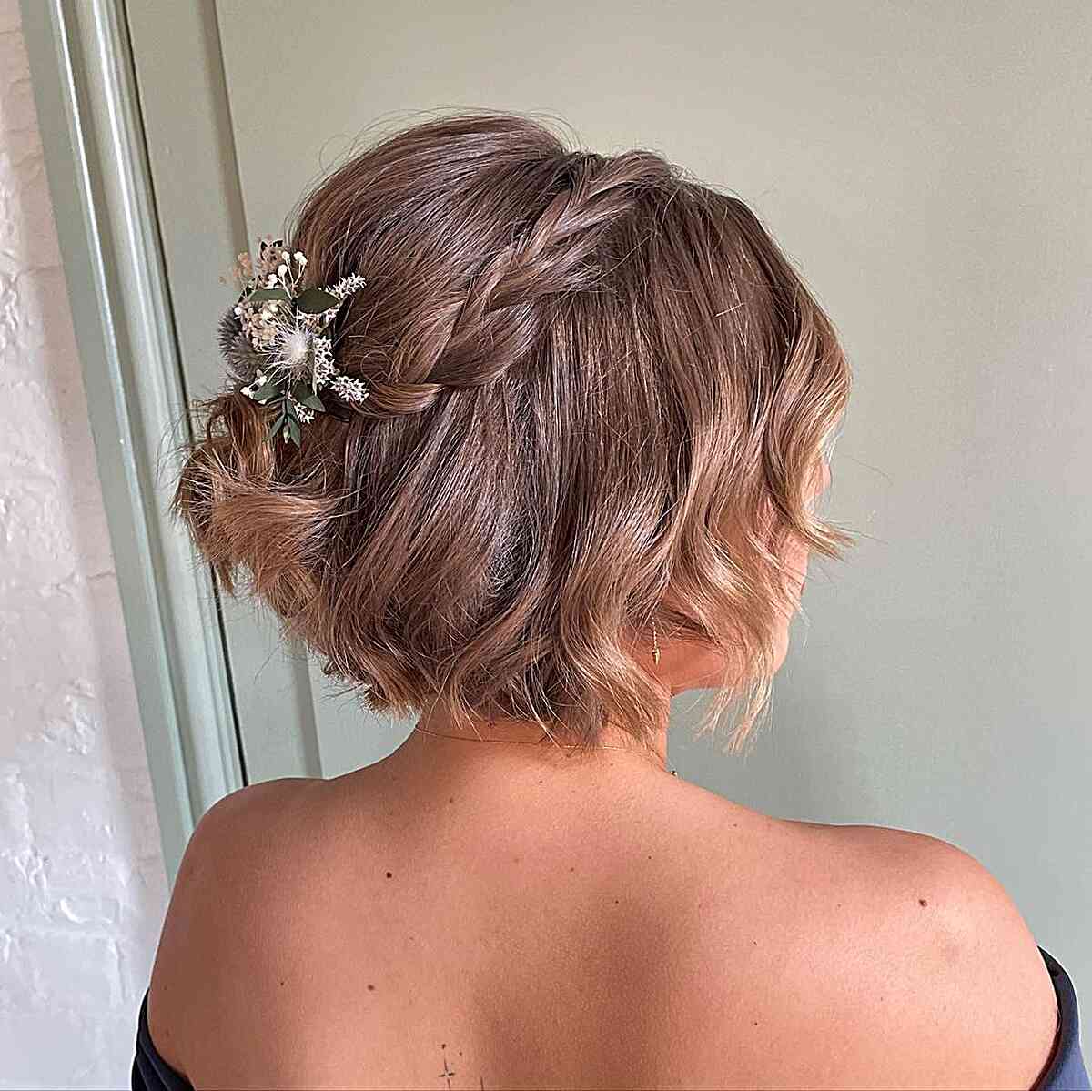 Short and Stunning Wedding Hair with a Braid
